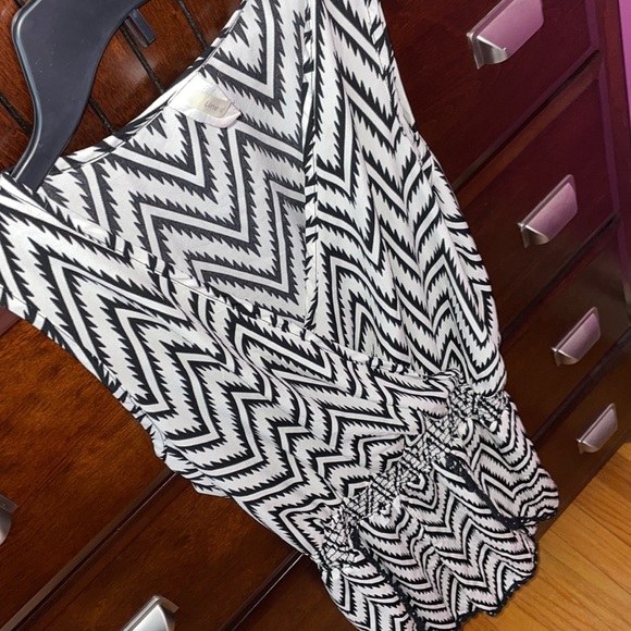 Black & White Aztec Romper 🖤 - Picture 3 of 4